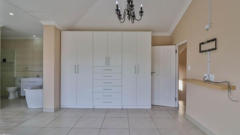 4 Bedroom Property for Sale in Hartenbos Landgoed Western Cape